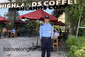 Mức lương bảo vệ quán cà phê là bao nhiêu?