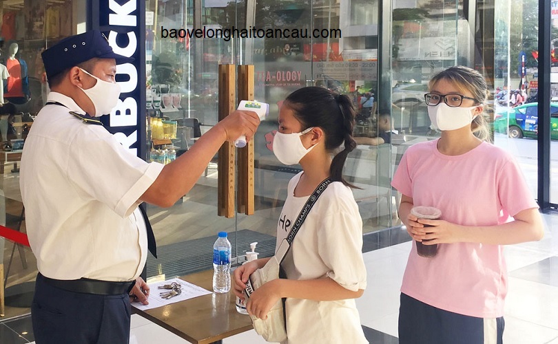 nhan-vien-cua-cong-ty-dich-vu-bao-ve-tai-tp-thu-duc-lam-viec-ky-luong-chu-dao