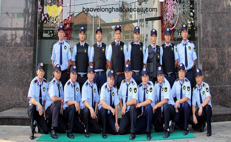 khach-hang-co-the-chon-dich-vu-bao-ve-theo-yeu-cau-tai-cong-ty-dich-vu-bao-ve-o-quan-tan-phu