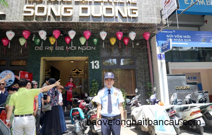 mo-ta-cong-viec-cua-bao-ve-nha-hang